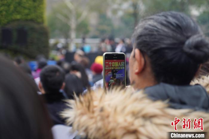 迎接中国人民警察节上海警方交出反诈挽损答卷