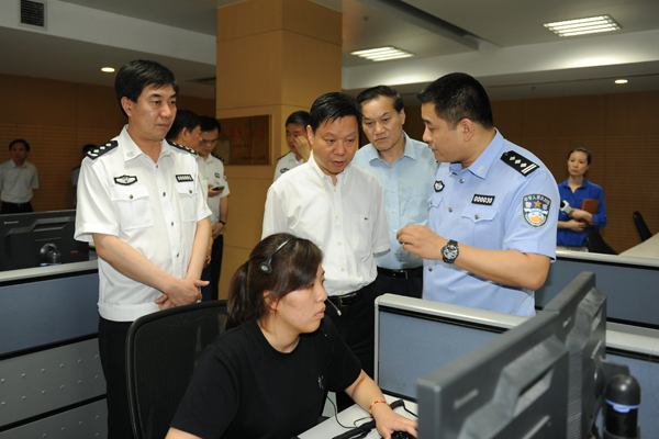 上海市委政法委书记姜平调研公安工作